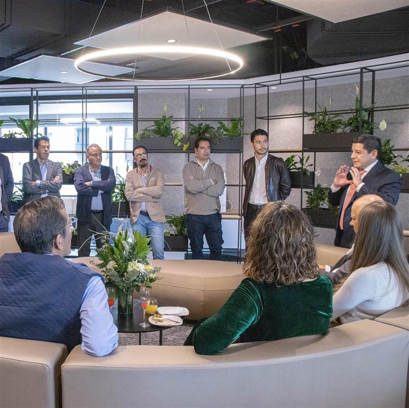 Equipo de trabajo en Precia